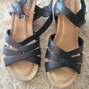 Boc By Born Black Apple Women's 7 Black Strappy Wedge Sandals NEW